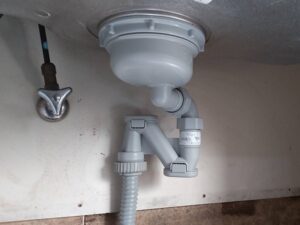 三重キッチン取付け隊　排水トラップの交換　施工後　